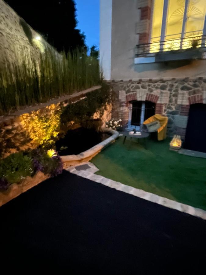 La Demeure Bed & Breakfast Sille-le-Guillaume Bagian luar foto