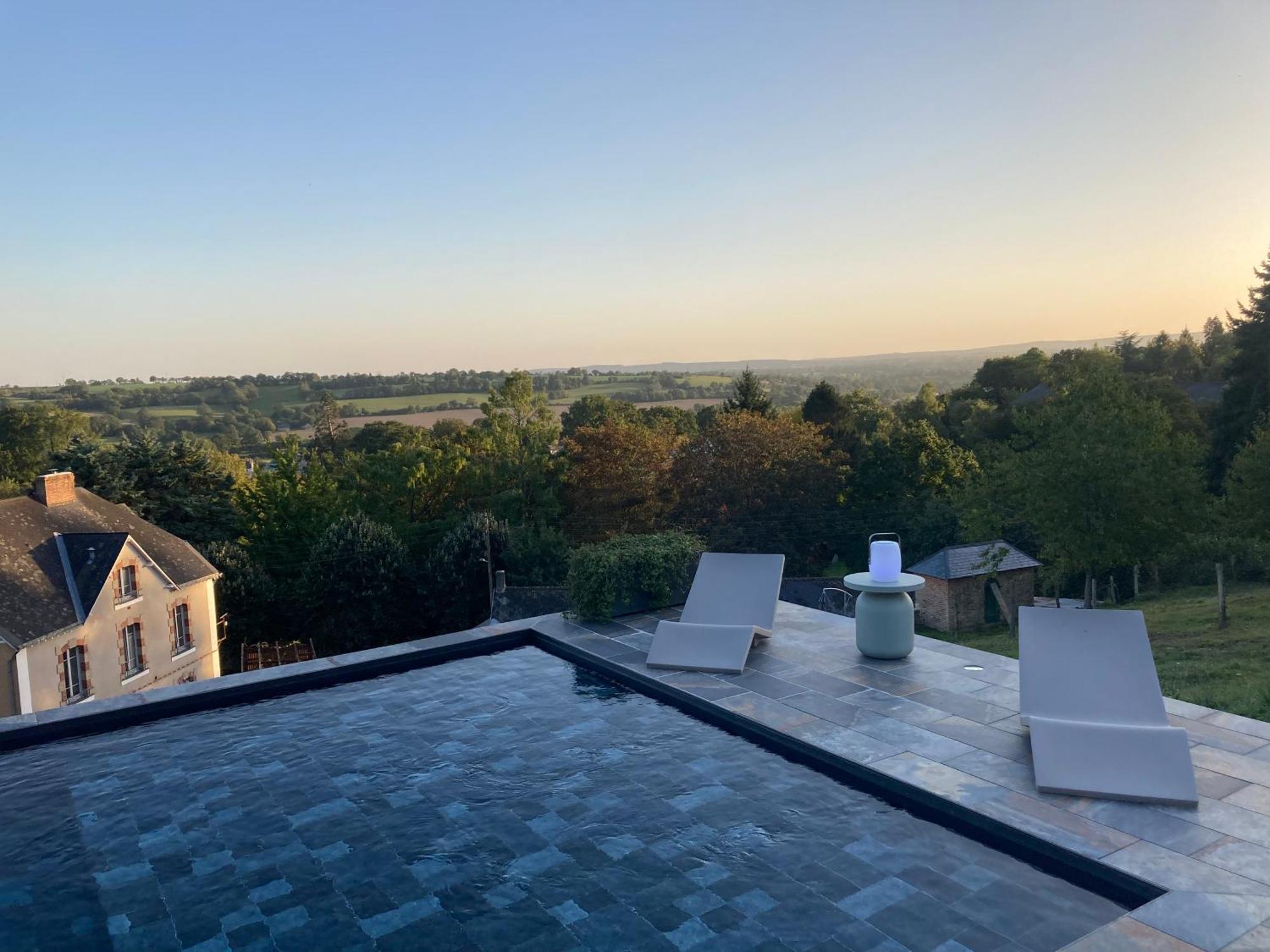 La Demeure Bed & Breakfast Sille-le-Guillaume Bagian luar foto